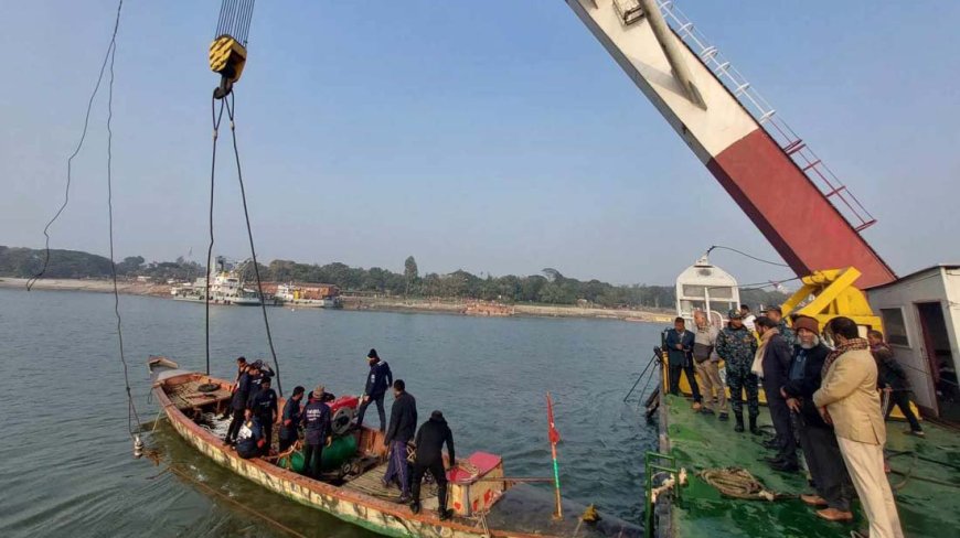 ডুবে যাওয়া ফেরি রজনীগন্ধা উদ্ধারে বিলম্বের কারণ জানাল কর্তৃপক্ষ