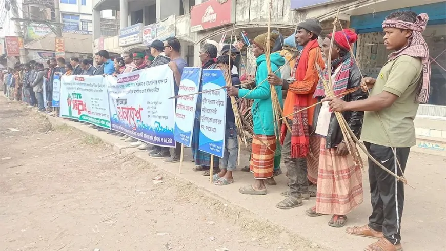 সাঁওতাল পল্লীতে হামলার ৯ বছর পরও বিচারহীনতা, হত্যার বিচারে বিক্ষোভ